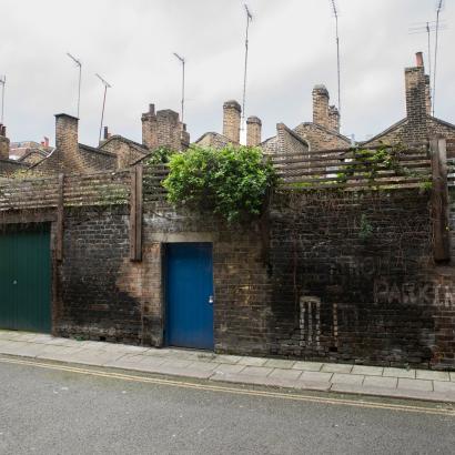 beautiful-london-streets-cityscape_23-2149377149