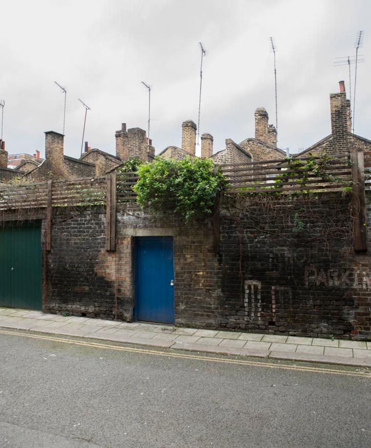 beautiful-london-streets-cityscape_23-2149377149